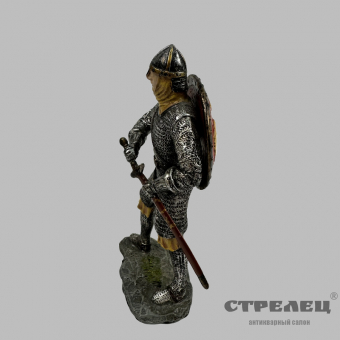 картинка — солдатик «средневековый солдат с мечом и щитом», veronese (италия)